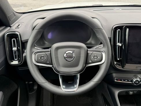 Certified 2023 Volvo C40 P8 Recharge Plus AWD/4WD image 25