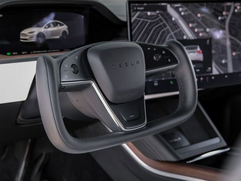 Used 2024 Tesla Model X AWD/4WD image 16