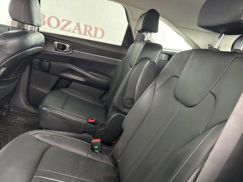 Used 2021 Kia Sorento S image 13