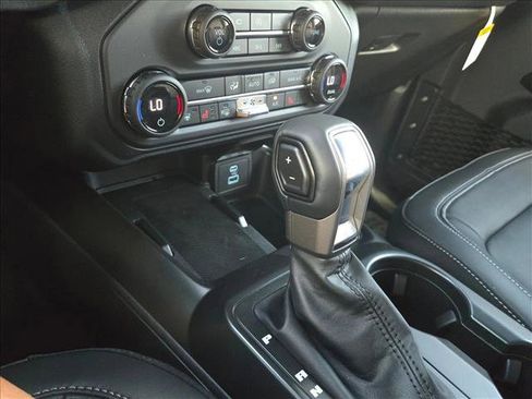 New 2025 Ford Bronco Outer Banks image 14