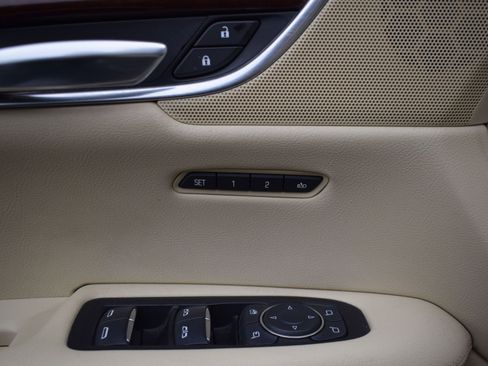 Used 2017 Cadillac XT5 Luxury w/ Driver Awareness Package image 16