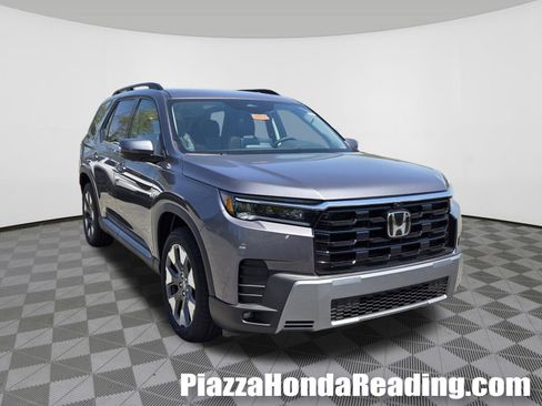 New 2026 Honda Pilot Touring image 1