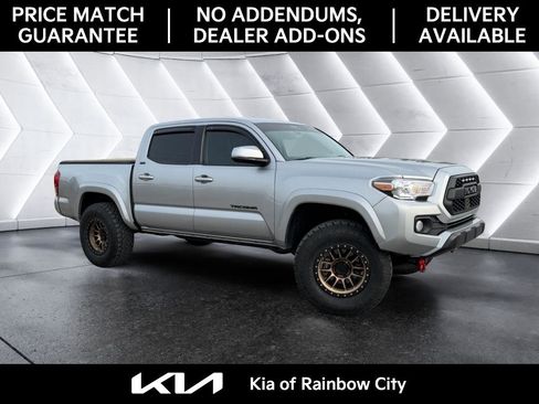 Used 2023 Toyota Tacoma SR5 w/ Technology Package image 1