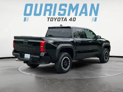 Certified 2025 Toyota Tacoma TRD Off-Road AWD/4WD image 8
