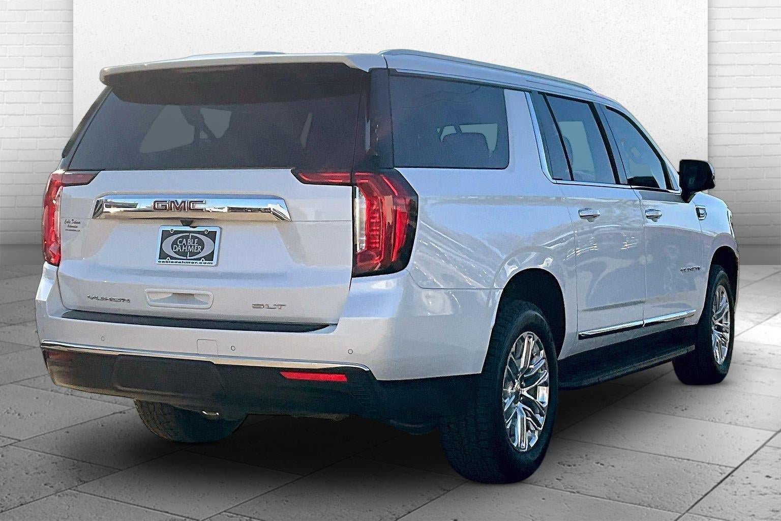 Used 2024 GMC Yukon XL SLT w/ SLT Luxury Package AWD/4WD image 14