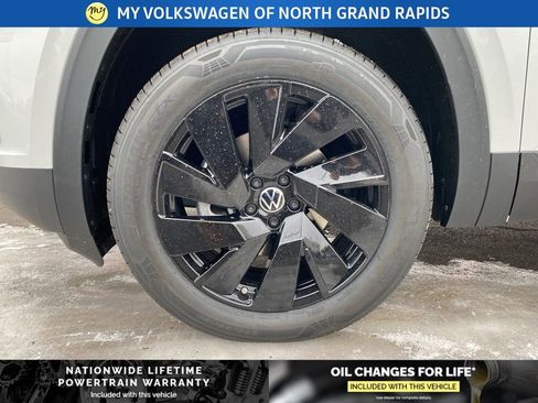 New 2026 Volkswagen Atlas SE image 4