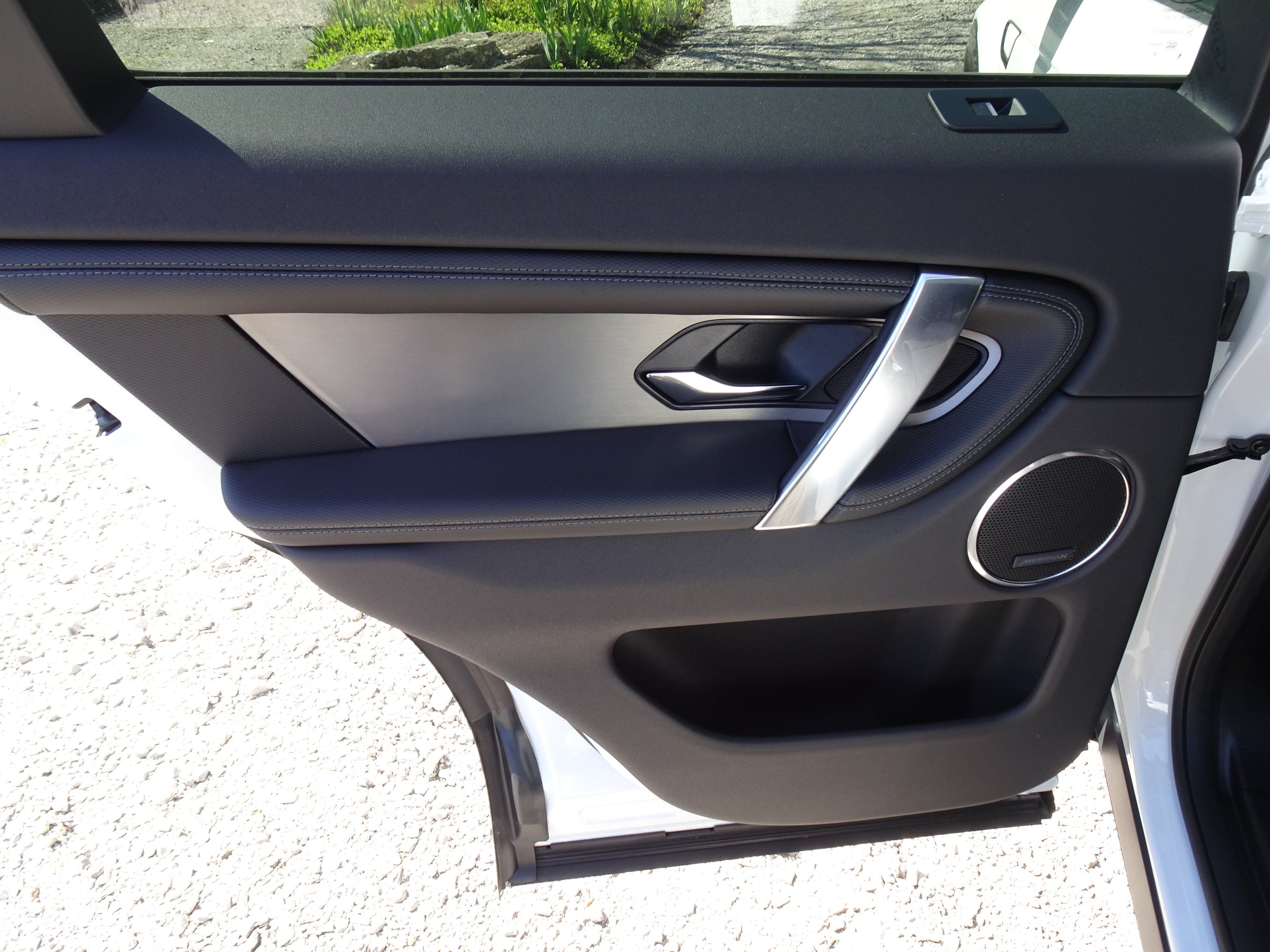 Certified 2025 Land Rover Discovery Sport Dynamic SE AWD/4WD image 22