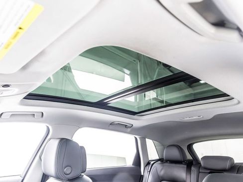 Used 2021 Audi e-tron Premium w/ Convenience Plus Package image 17