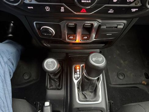 Used 2023 Jeep Wrangler Willys image 16