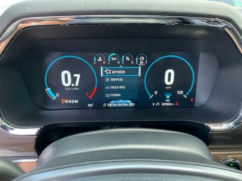 Used 2021 Ford F150 Lariat w/ Equipment Group 502A High AWD/4WD image 11