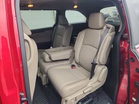 Used 2024 Honda Odyssey EX-L image 18