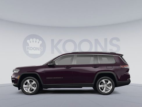 Used 2023 Jeep Grand Cherokee L Limited w/ Luxury Tech Group II image 2