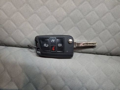 Used 2019 Volkswagen Tiguan S w/ 3rd Row Seat Package AWD/4WD image 30