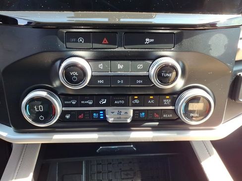 Used 2024 Ford Expedition XLT RWD image 8