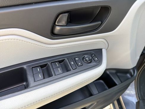 Used 2019 Honda Odyssey LX image 16