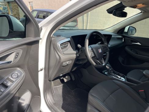 Used 2025 Buick Encore GX Preferred image 33