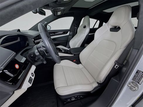 Certified 2025 Porsche Panamera GTS image 5