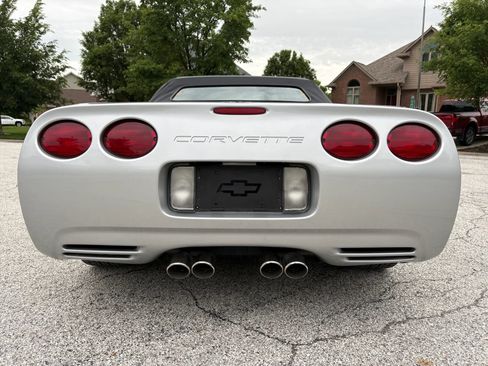 Used 1999 Chevrolet Corvette Convertible w/ Performance Handling Pkg RWD image 10