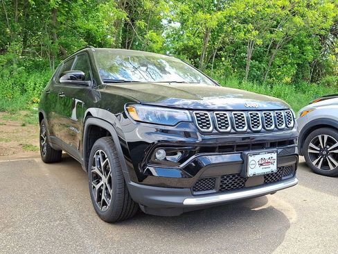 Used 2024 Jeep Compass Limited AWD/4WD image 3