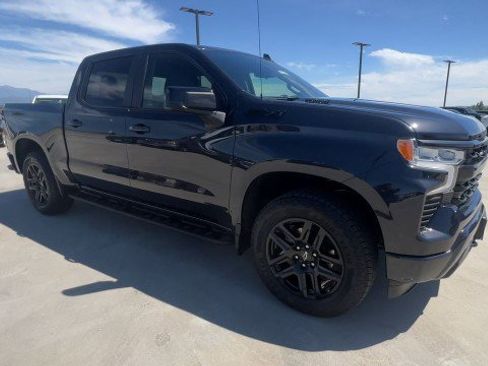 Used 2023 Chevrolet Silverado 1500 RST w/ Z71 Off-Road Package image 2