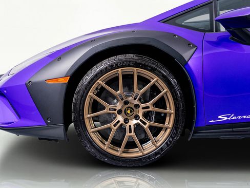 Used 2024 Lamborghini Huracan Sterrato image 24