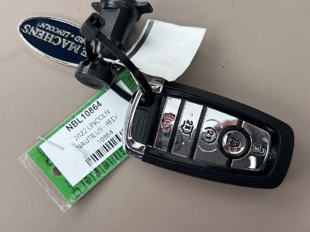 Used 2022 Lincoln Nautilus Reserve AWD/4WD image 41