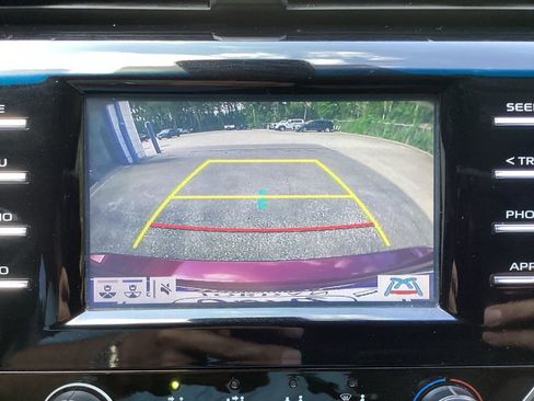 Used 2018 Toyota Camry LE w/ Convenience Package FWD image 47