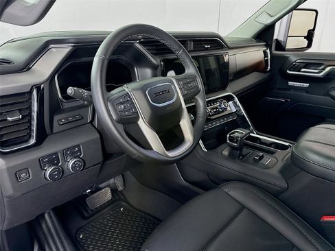 Used 2024 GMC Sierra 1500 Denali w/ Denali Reserve Package image 4