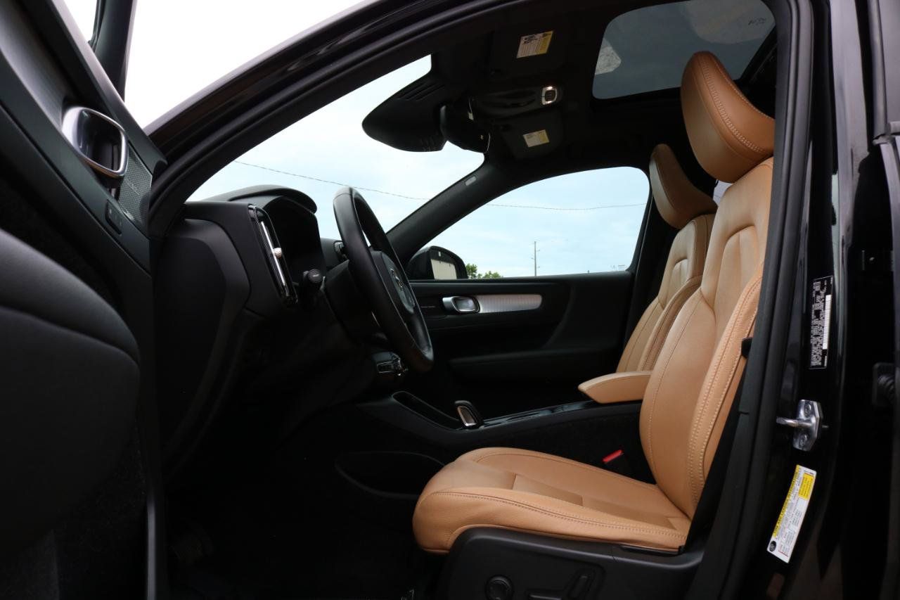 Used 2019 Volvo XC40 T5 Momentum AWD/4WD image 2