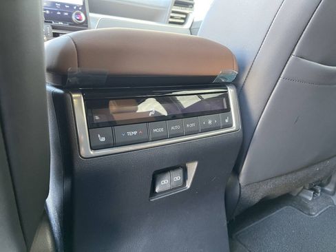 Used 2024 Lexus GX 550 w/ Accessory Package (Z1) AWD/4WD image 7