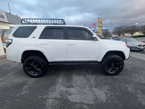 Used 2015 Toyota 4Runner SR5 image 4