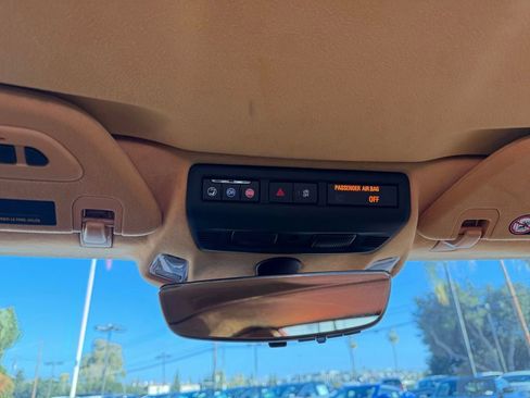 Used 2022 Chevrolet Corvette Stingray Premium Conv w/ Z51 Performance Package image 25