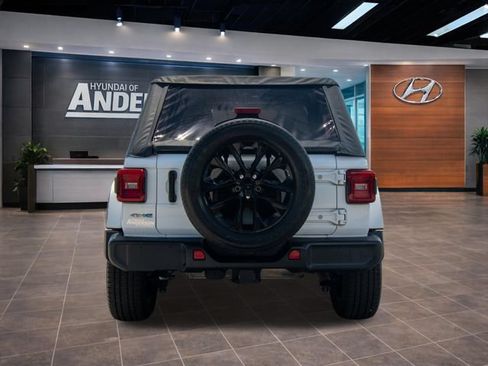Used 2021 Jeep Wrangler Unlimited Sahara w/ Cold Weather Group AWD/4WD image 12