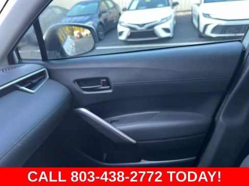 Used 2024 Toyota Corolla Cross LE FWD image 27