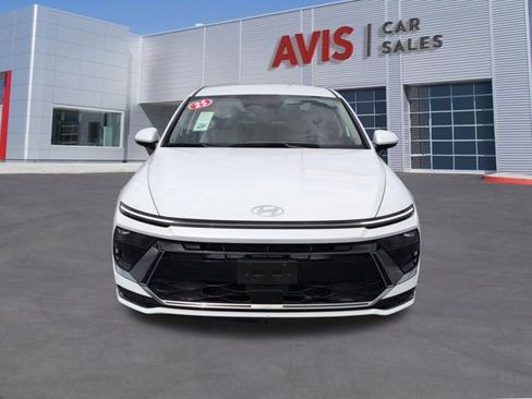 Used 2025 Hyundai Sonata SEL FWD image 2