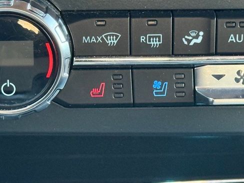 Certified 2022 Ford F250 Lariat w/ Lariat Ultimate Package image 16