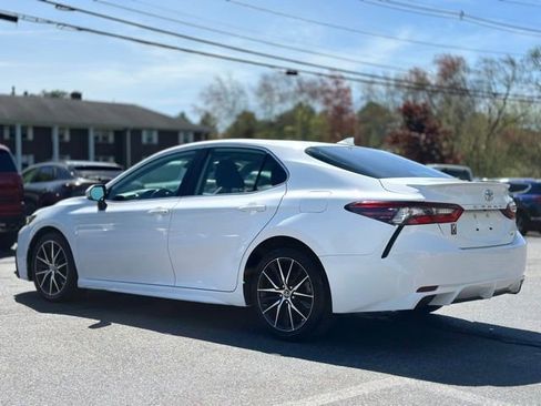 Used 2024 Toyota Camry SE FWD image 2