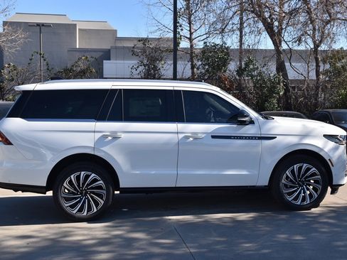 New 2025 Lincoln Navigator Black Label image 5