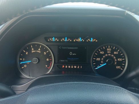 Used 2015 Ford F150 XLT w/ Equipment Group 302A Luxury AWD/4WD image 19