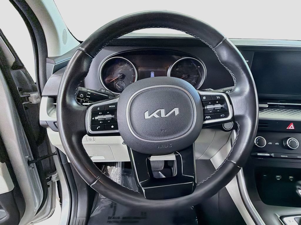 Used 2022 Kia Carnival LX FWD image 13