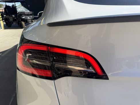 Used 2021 Tesla Model Y Performance image 14