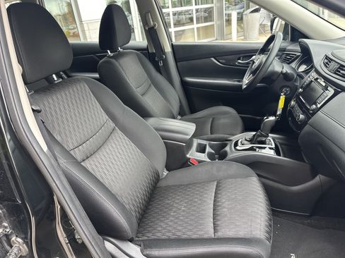 Used 2018 Nissan Rogue S AWD/4WD image 28