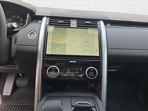 New 2025 Land Rover Discovery S image 24