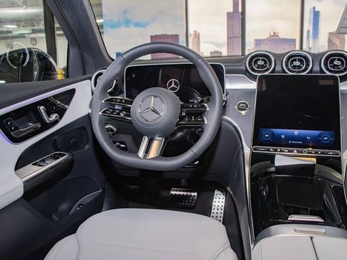 Used 2026 Mercedes-Benz GLC 350e 4MATIC image 16