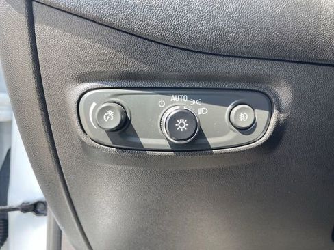 Used 2020 Chevrolet Equinox LT FWD image 17