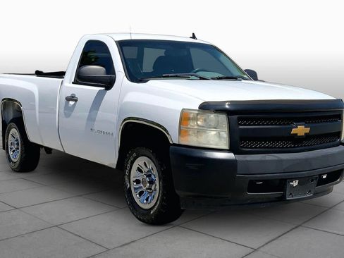 Used 2007 Chevrolet Silverado 1500 W/T RWD image 2