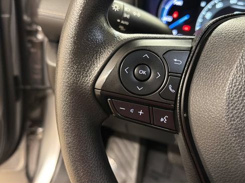 Used 2025 Toyota RAV4 XLE AWD/4WD image 18