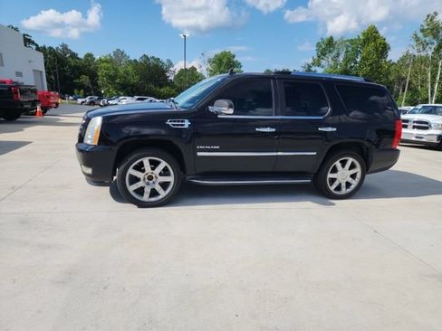 Used 2011 Cadillac Escalade Luxury AWD/4WD image 8
