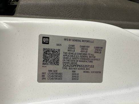 Used 2025 Chevrolet Express 3500 LT w/ LT Preferred Equipment Group RWD image 27