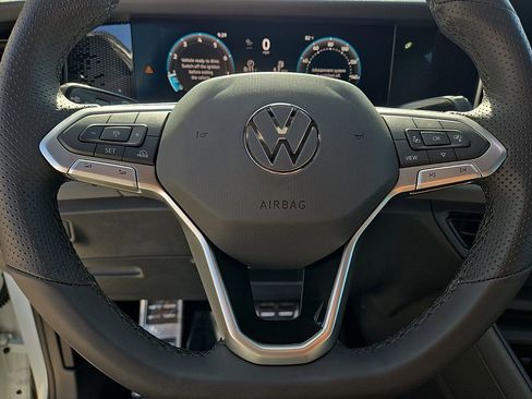 New 2026 Volkswagen Tiguan SE R-Line FWD image 25